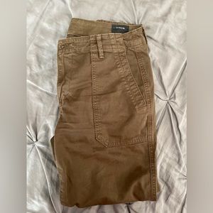 I am selling Vince cargo pants. They are like a army green color.